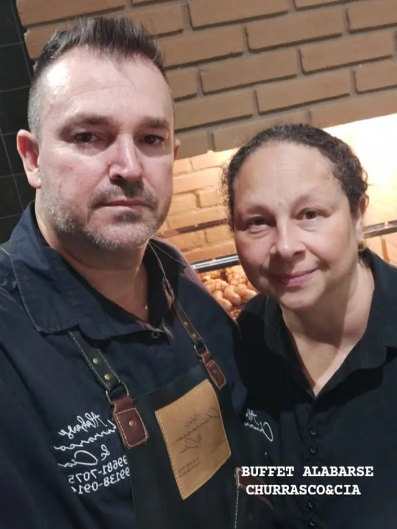 Equipe do Buffet Alabarse durante o trabalho