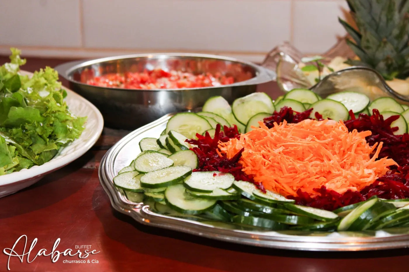 Saladas e acompanhamentos do buffet